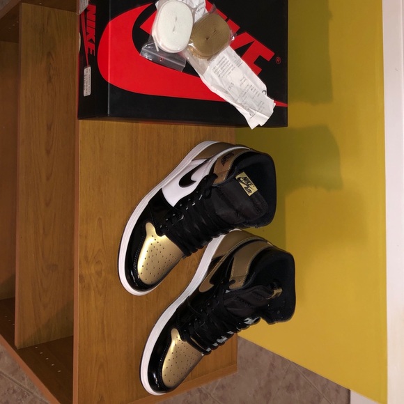 Gold toe worn twice - Picture 2 of 2